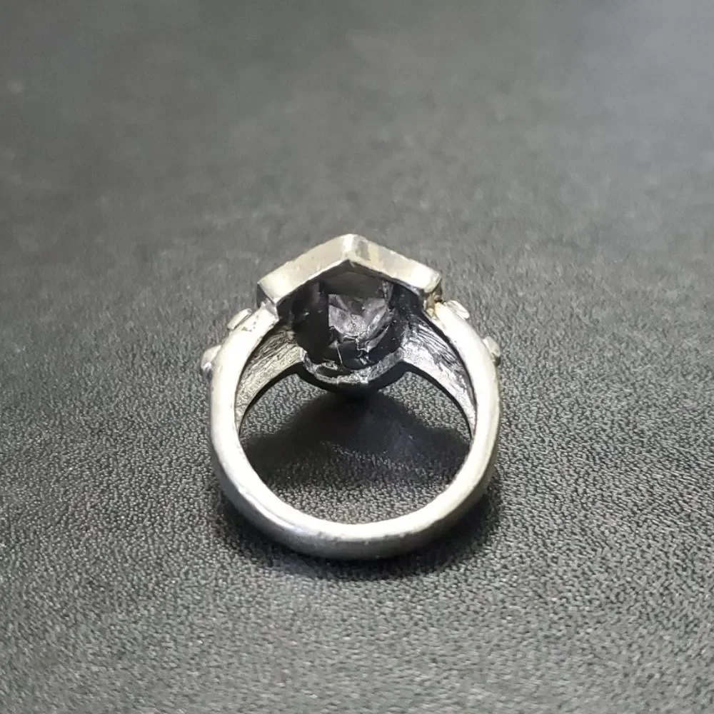 Silver tone skull ring approx size 9